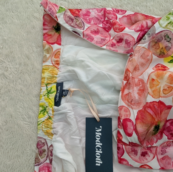 Modcloth SZ 1x fruity floral flowey skirt - Picture 7 of 10